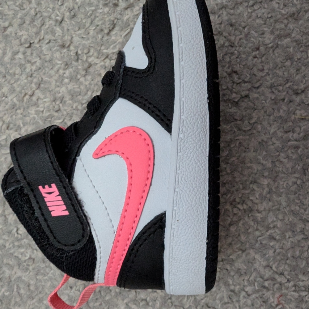 Nike Kids Black and Pink Sneakers - Picture 6 of 12